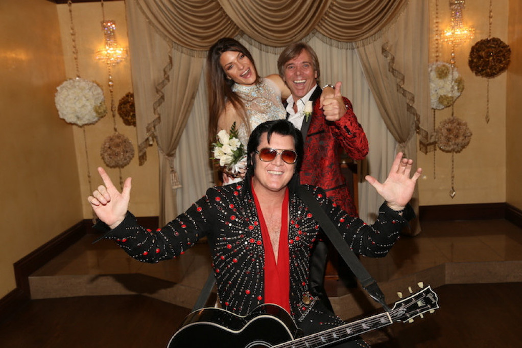 EKSKLUZIVNE FOTOGRAFIJE: Zavirite na svadbu ćerke Suzane Mančić u Las Vegasu, a evo ko je MISTERIOZNI MLADOŽENJA