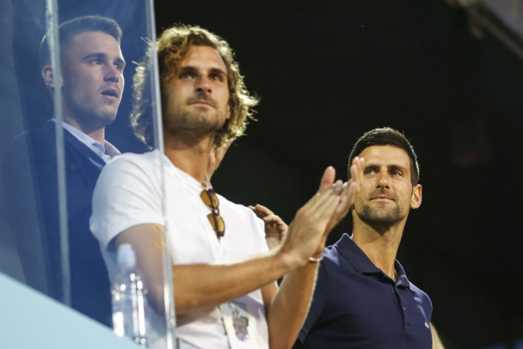 Marko Đoković doveo devojku Brazilku u Srbiju: Svi samo o njima govore, evo gde su prvo otišli i šta kaže porodica za snaju (FOTO) Marko Đoković doveo devojku Brazilku u Srbiju: Svi samo o njima govore, evo gde su prvo otišli i šta kaže porodica za snaju (FOTO)