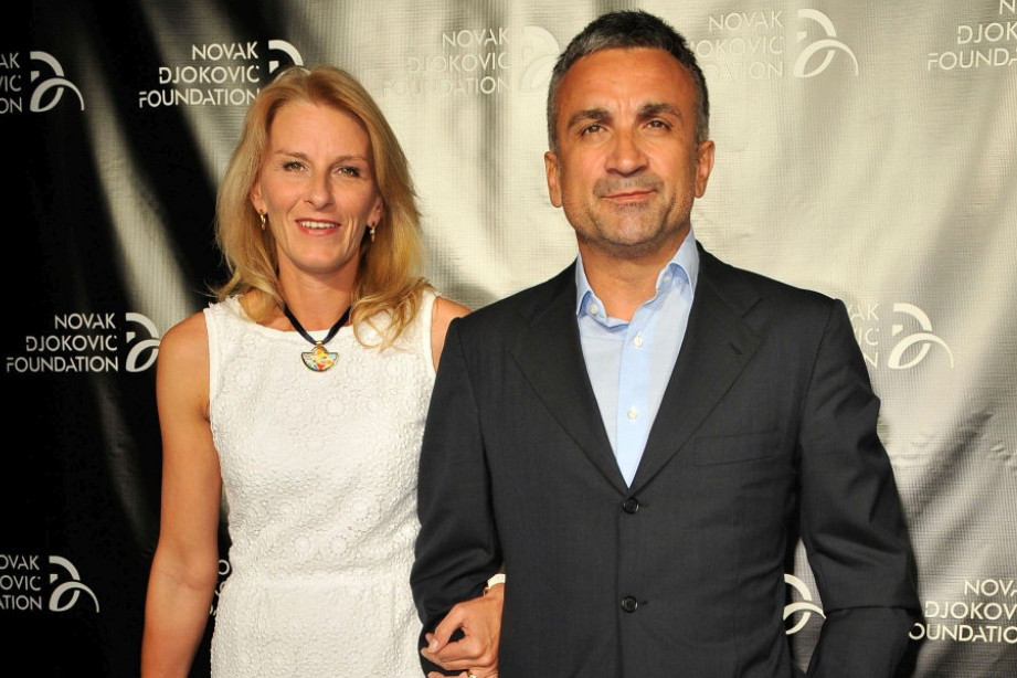 Kao preslikane, ali njihov odnos... Gledate je na crvenom tepihu sa poznatim mužem, a niste znali da je rođena sestra Dijane Đoković (FOTO) Kao preslikane, ali njihov odnos... Gledate je na crvenom tepihu sa poznatim mužem, a niste znali da je rođena sestra Dijane Đoković (FOTO)