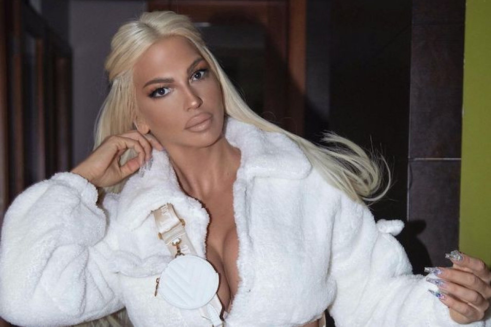 Jelena Karleuša ima OZBILJAN zdravstveni PROBLEM o kom nikada ne priča! Trpi VELIKE BOLOVE Jelena Karleuša ima OZBILJAN zdravstveni PROBLEM o kom nikada ne priča! Trpi VELIKE BOLOVE