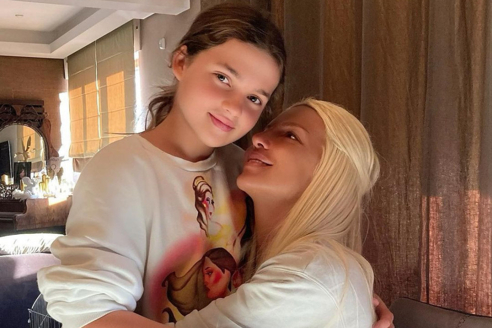 Ćerka Jelene Karleuše glavna zvezda na maminom rođendanu! Pogledajte šta je obukla Nika Tošić i zbog čega svi gledaju u nju (FOTO) Ćerka Jelene Karleuše glavna zvezda na maminom rođendanu! Pogledajte šta je obukla Nika Tošić i zbog čega svi gledaju u nju (FOTO)