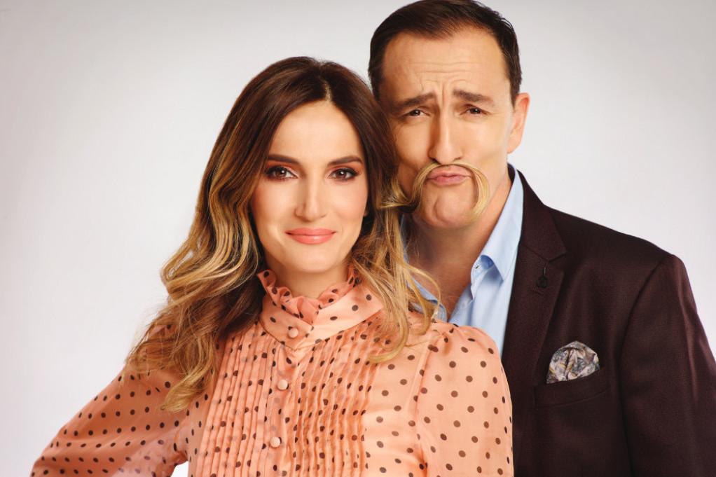 Sergej i Kristina Ćetković u provodu: Pevačeva supruga ponela kaput sezone (FOTO) Sergej i Kristina Ćetković u provodu: Pevačeva supruga ponela kaput sezone (FOTO)
