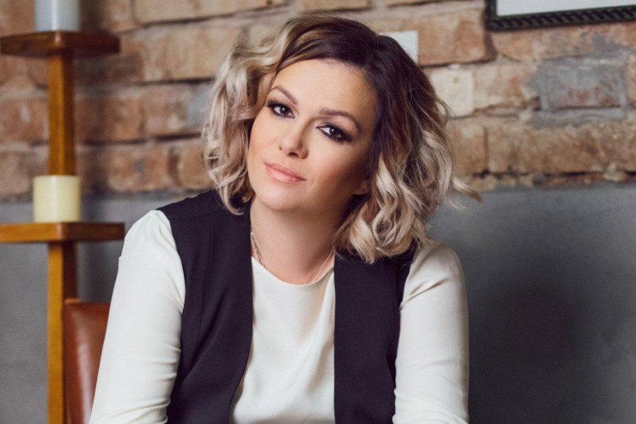Ne biste verovali u kakvom luksuzu živi Ivana Peters: Njen dom je kutak iz snova (FOTO) Ne biste verovali u kakvom luksuzu živi Ivana Peters: Njen dom je kutak iz snova (FOTO)