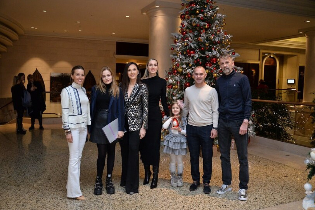 Tradicionalni 25. humanitarni izbor najlepše novogodišnje jelke  hotela Hyatt Regency Beograd