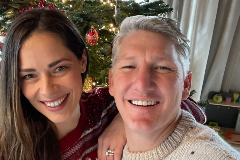 Proslava Božića kod Ane i Bastijana: Pogledajte nestvarne prizore iz planinskog doma u Austriji (FOTO) Proslava Božića kod Ane i Bastijana: Pogledajte nestvarne prizore iz planinskog doma u Austriji (FOTO)