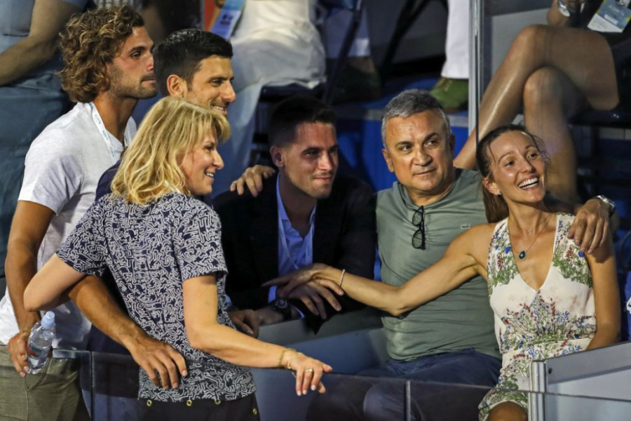 Kakav dan za Đokoviće! Upravo su obradovali sve NAJLEPŠIM VESTIMA, mama Dijana briše suze radosnice! (FOTO) Kakav dan za Đokoviće! Upravo su obradovali sve NAJLEPŠIM VESTIMA, mama Dijana briše suze radosnice! (FOTO)