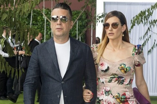 Dosta je bilo prećutkivanja i laži! Prva supruga Željka Joksimovića iznela pravu istinu o razvodu od muzičara (FOTO) Dosta je bilo prećutkivanja i laži! Prva supruga Željka Joksimovića iznela pravu istinu o razvodu od muzičara (FOTO)