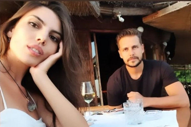 Miloš Biković i Ivana Malić fotografijom sa letovanja otkrili NAJLEPŠU VEST, pogledajte tu sreću Miloš Biković i Ivana Malić fotografijom sa letovanja otkrili NAJLEPŠU VEST, pogledajte tu sreću
