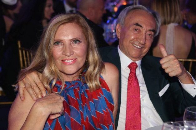 Zavirite u vilu Ljiljane i Miroslava Miškovića na obali Jadrana: Kuhinja je velika kao prosečan stan, pogled sa terase na ceo zaliv (FOTO) Zavirite u vilu Ljiljane i Miroslava Miškovića na obali Jadrana: Kuhinja je velika kao prosečan stan, pogled sa terase na ceo zaliv (FOTO)