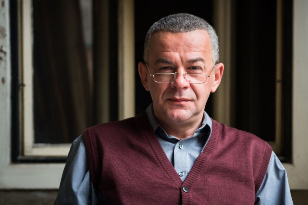 Sin Nebojše Glogovca konačno u javnosti: Frizura mu je čudna, ali na prvi pogled je jasno na koga Miloš liči (FOTO) Sin Nebojše Glogovca konačno u javnosti: Frizura mu je čudna, ali na prvi pogled je jasno na koga Miloš liči (FOTO)