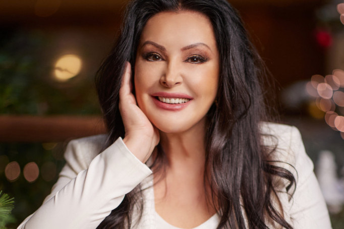 Svi joj zavide: Dragana Mirković dobila NESVAKIDAŠNJI poklon, a od cene će vas zaboleti glava (FOTO) Svi joj zavide: Dragana Mirković dobila NESVAKIDAŠNJI poklon, a od cene će vas zaboleti glava (FOTO)