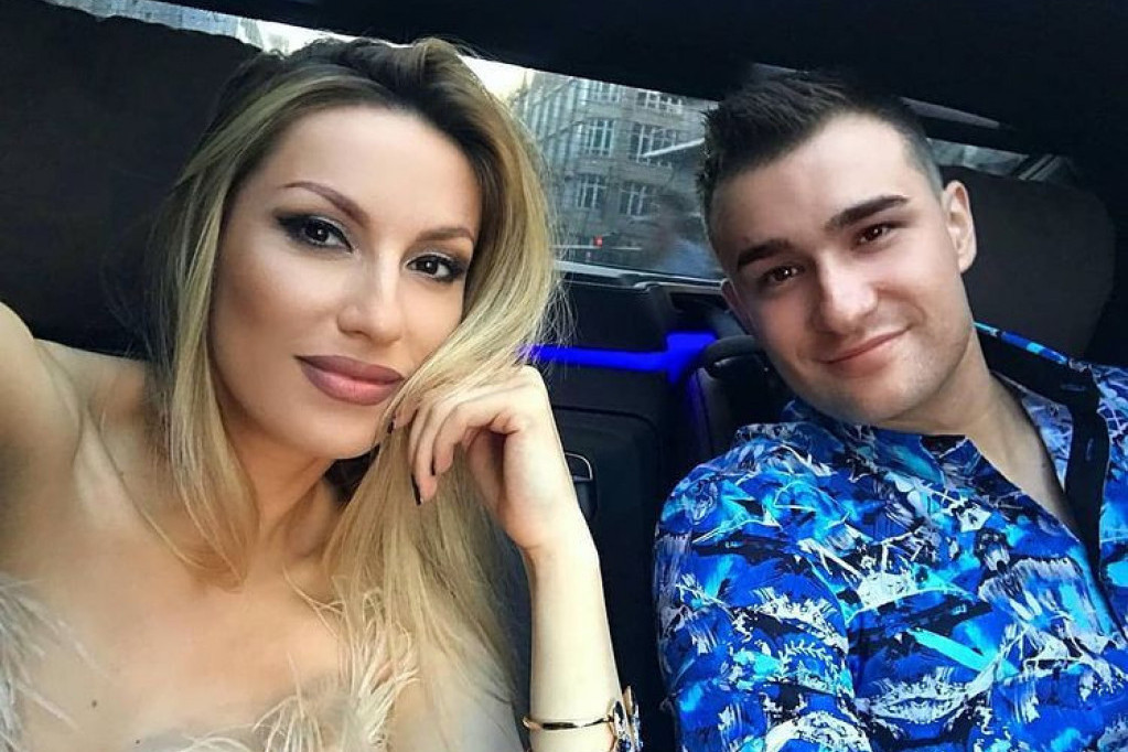 Venčanica ostaje nedosanjani san: Stigli DOKAZI da su RASKINULI Rada Manojlović i Haris Berković (FOTO) Venčanica ostaje nedosanjani san: Stigli DOKAZI da su RASKINULI Rada Manojlović i Haris Berković (FOTO)