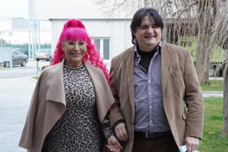 Mršavi Kemiš sa brkovima i tek udata Zorica: Fotografija iz prvih dana braka poznatog para otkriva koliko ih je život promenio