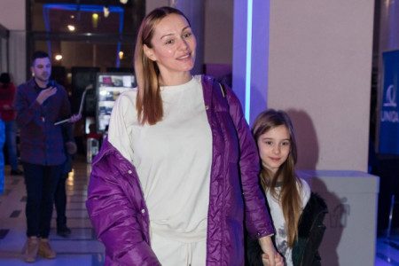 Ležerne i stilski usklađene: Anabela i Blankica Atijas oduševile na filmskoj premijeri (FOTO) Ležerne i stilski usklađene: Anabela i Blankica Atijas oduševile na filmskoj premijeri (FOTO)