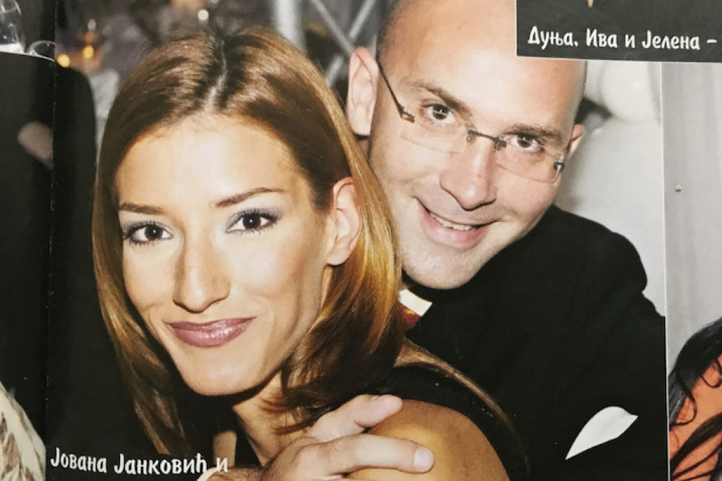 Koliko je PROPAO... Bivši verenik Jovane Joksimović konačno u javnosti, pustio stomak i sada izgleda kao da joj je otac (FOTO)