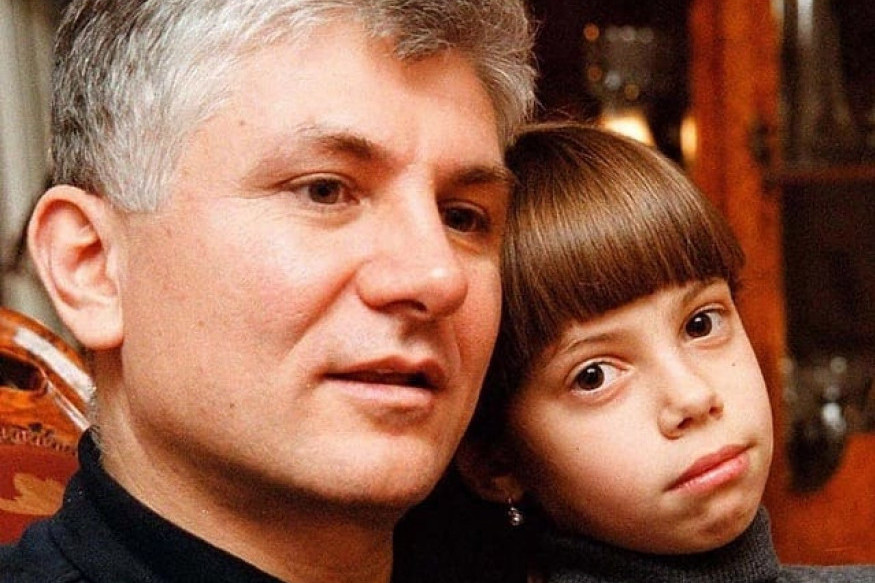 Od mame je nasledila lepotu, a od tate političke afinitete: Evo kako danas izgleda i šta radi ćerka Zorana Đinđića (FOTO) Od mame je nasledila lepotu, a od tate političke afinitete: Evo kako danas izgleda i šta radi ćerka Zorana Đinđića (FOTO)