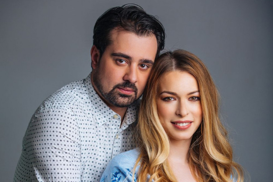 U domu Buzurovića veliko slavlje! Danijela i Stefan obradovali decu, mali Nestor skače od sreće (FOTO) U domu Buzurovića veliko slavlje! Danijela i Stefan obradovali decu, mali Nestor skače od sreće (FOTO)