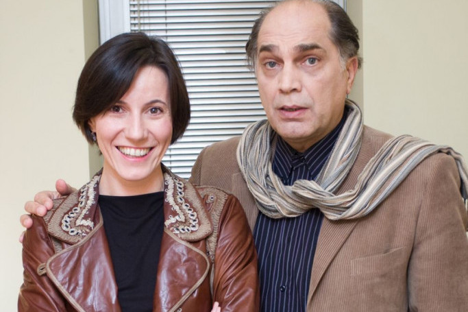 Brak Voje Brajovića na prvom ispitu: Milica Mihajlović u zagrljaju drugog muškarca ne skida osmeh sa lica(FOTO) Brak Voje Brajovića na prvom ispitu: Milica Mihajlović u zagrljaju drugog muškarca ne skida osmeh sa lica(FOTO)