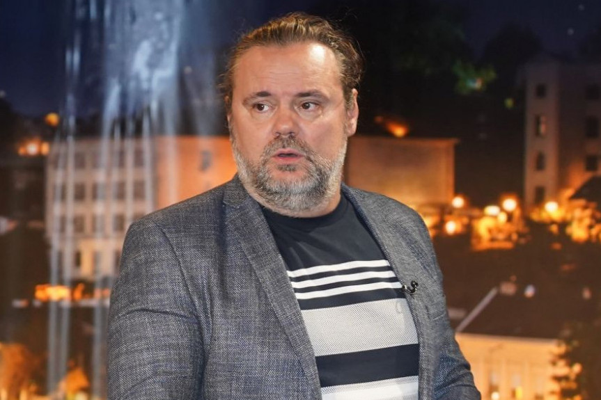 Podneta tužba za priznavanje očinstva: Evo ko je i gde živi vanbračno dete Željka Šašića (FOTO) Podneta tužba za priznavanje očinstva: Evo ko je i gde živi vanbračno dete Željka Šašića (FOTO)