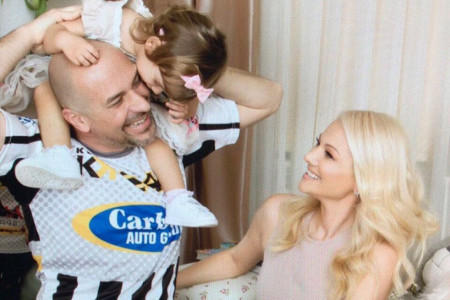 Zavirite u šarmantni kutak u domu Ilde Šaulić namenjen za naslednicu: Ema je prava mamina i tatina princeza (FOTO) Zavirite u šarmantni kutak u domu Ilde Šaulić namenjen za naslednicu: Ema je prava mamina i tatina princeza (FOTO)