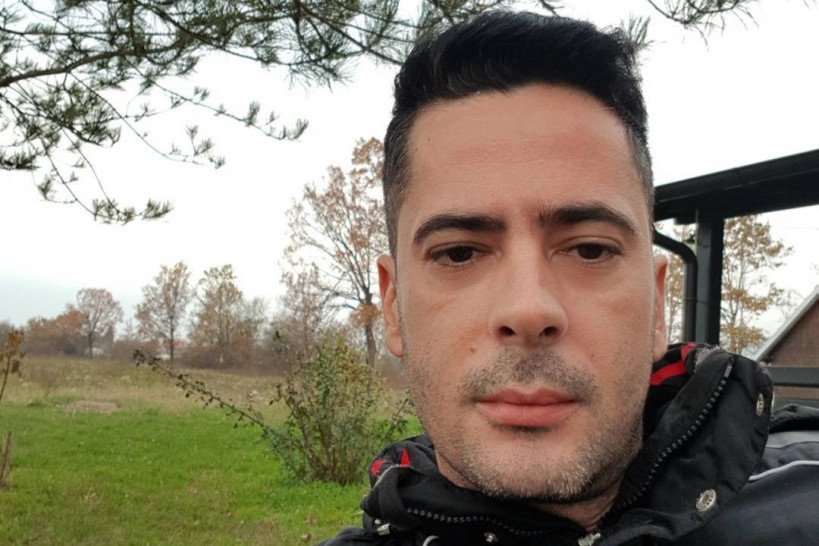 Daleko od luksuza, ali puna ljubavi i mira: Zavirite u vikendicu Saše Joksimovića na selu, jedna stvar privlači pažnju (FOTO) Daleko od luksuza, ali puna ljubavi i mira: Zavirite u vikendicu Saše Joksimovića na selu, jedna stvar privlači pažnju (FOTO)