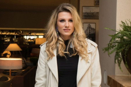 Vreme je za promenu! Nevena Božović posle 11 godina ne izgleda isto (FOTO) Vreme je za promenu! Nevena Božović posle 11 godina ne izgleda isto (FOTO)