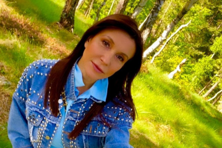 Snežana Dakić se ofarbala u plavo, sada više ne liči na sebe: Čini li se vama da je ovo dobar izbor? (FOTO) Snežana Dakić se ofarbala u plavo, sada više ne liči na sebe: Čini li se vama da je ovo dobar izbor? (FOTO)