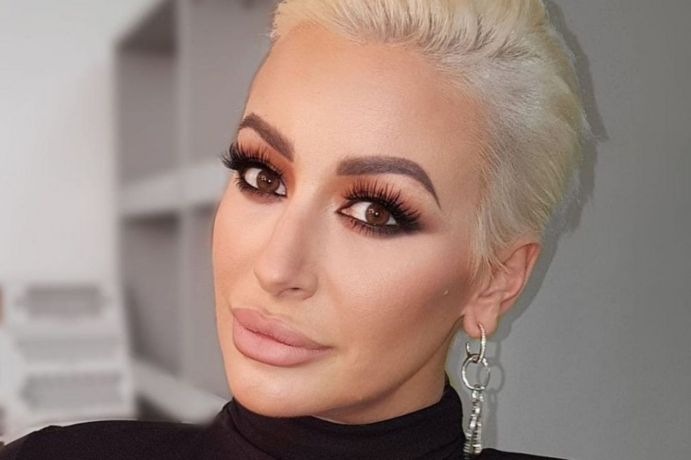 Bivši muž Dušice Jakovljević je ovaj čovek sa televizije kog ste godinama gledali: Pogledajte kako izgleda (FOTO) Bivši muž Dušice Jakovljević je ovaj čovek sa televizije kog ste godinama gledali: Pogledajte kako izgleda (FOTO)