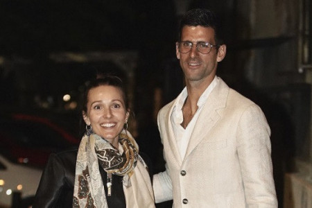 Novak i Jelena na svadbi svog kuma u izdanju koje je zapalilo mreže: Evo šta se sad zamera supruzi najslavnijeg svetskog tenisera (FOTO)