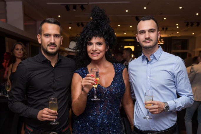 Neću da im nosim žu-žu u pet ujutru: Lidija Vukićević  ne želi da živi sa sinovima i snajama Neću da im nosim žu-žu u pet ujutru: Lidija Vukićević  ne želi da živi sa sinovima i snajama