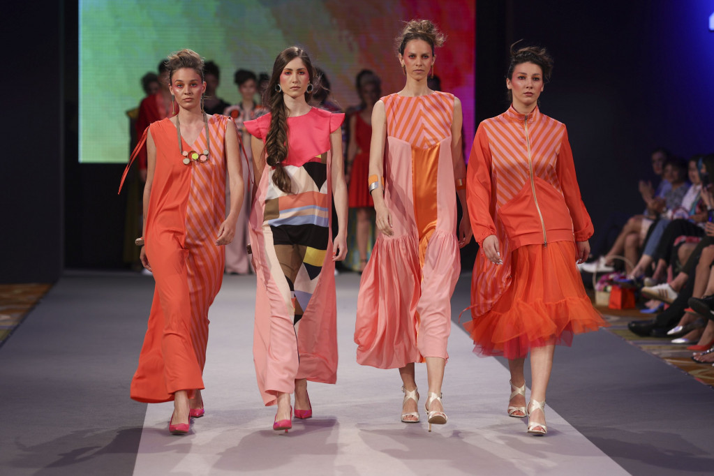 MITOLOGIJA NA REVIJI ZVONKA MARKOVIĆA DRUGE VEČERI ZEPTER FASHION SELECTIONA MITOLOGIJA NA REVIJI ZVONKA MARKOVIĆA DRUGE VEČERI ZEPTER FASHION SELECTIONA