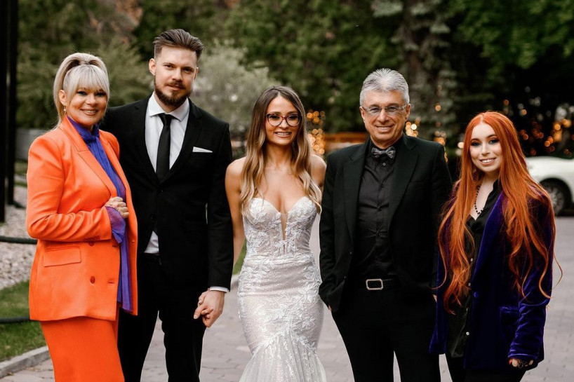 Sin i snaja Suzane Jovanović izazvali POTRES u porodici: Zar se OVAKO TROŠE Sašini milioni? Pogledajte šta su uradili (FOTO) Sin i snaja Suzane Jovanović izazvali POTRES u porodici: Zar se OVAKO TROŠE Sašini milioni? Pogledajte šta su uradili (FOTO)