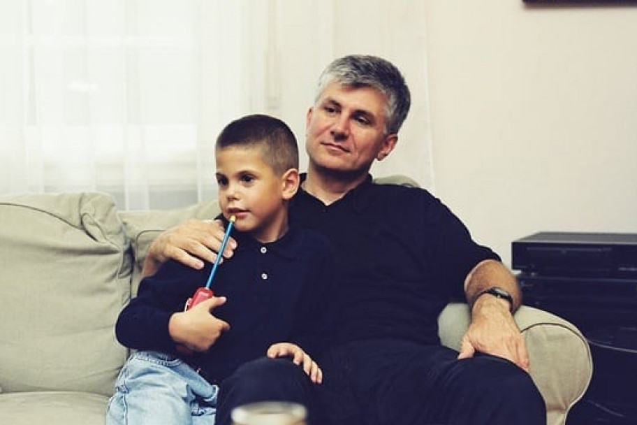 Ružica je od njega napravila časnog čoveka: Sin Zorana Đinđića nasledio lepotu na oca, evo kako danas izgleda i čime se bavi (FOTO)