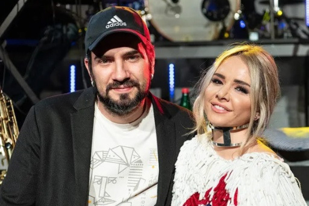 Ko je zgodni glumac u čijem društvu je Ana Štajdohar došla na Story Celebrities Only powered by Somersby party? (FOTO) Ko je zgodni glumac u čijem društvu je Ana Štajdohar došla na Story Celebrities Only powered by Somersby party? (FOTO)