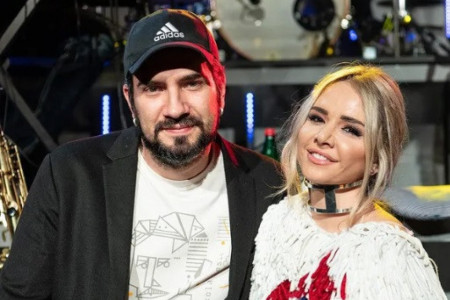 Ko je zgodni glumac u čijem društvu je Ana Štajdohar došla na Story Celebrities Only powered by Somersby party? (FOTO) Ko je zgodni glumac u čijem društvu je Ana Štajdohar došla na Story Celebrities Only powered by Somersby party? (FOTO)