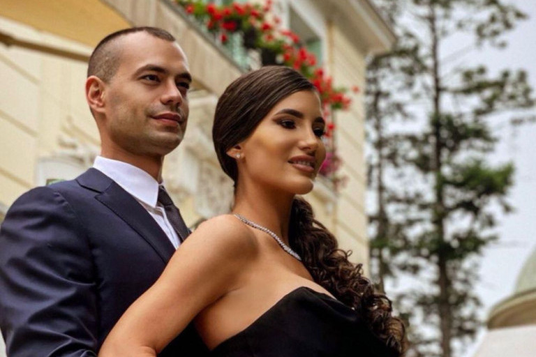 Kostadin Terzić krstio sina Vidaka! Bebica u elegantnom odelu, mama lepa kao boginja, a tek da vidite zvanice i dekoraciju (FOTO) Kostadin Terzić krstio sina Vidaka! Bebica u elegantnom odelu, mama lepa kao boginja, a tek da vidite zvanice i dekoraciju (FOTO)