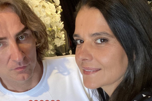 Kad Mitrović slavi rođendan: Pogledajte kako su Željko i Milica uredili svoj raskošni dom za žurku, stigli i zetovi (FOTO) Kad Mitrović slavi rođendan: Pogledajte kako su Željko i Milica uredili svoj raskošni dom za žurku, stigli i zetovi (FOTO)