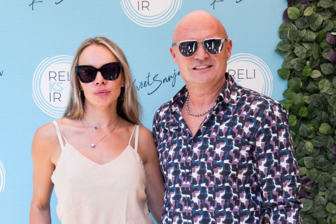 Mesecima je nismo videli! Supruga Aleksandra Milića Milija prvi put u javnosti posle skandala, fotografije otkrivaju sve detalje odnosa Mesecima je nismo videli! Supruga Aleksandra Milića Milija prvi put u javnosti posle skandala, fotografije otkrivaju sve detalje odnosa