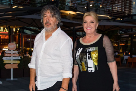 Posle PRELJUBE i PONIŽENJA konačno LEPE VESTI u domu Snežane Đurišić: Momenat o kom SVAKA ŽENA SANJA (FOTO) Posle PRELJUBE i PONIŽENJA konačno LEPE VESTI u domu Snežane Đurišić: Momenat o kom SVAKA ŽENA SANJA (FOTO)