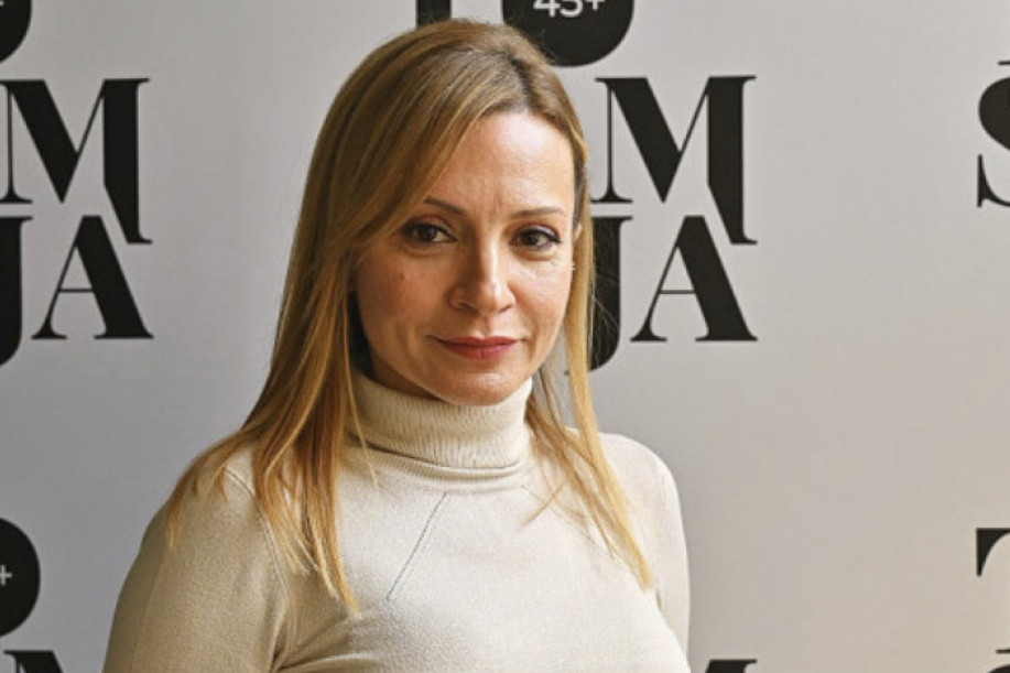 Dom Dubravke Mijatović prvi put pred vama: Ovde živi sa ćerkama, pokojni Marinko je dao sve od sebe da im i ovoliko obezbedi (FOTO) Dom Dubravke Mijatović prvi put pred vama: Ovde živi sa ćerkama, pokojni Marinko je dao sve od sebe da im i ovoliko obezbedi (FOTO)