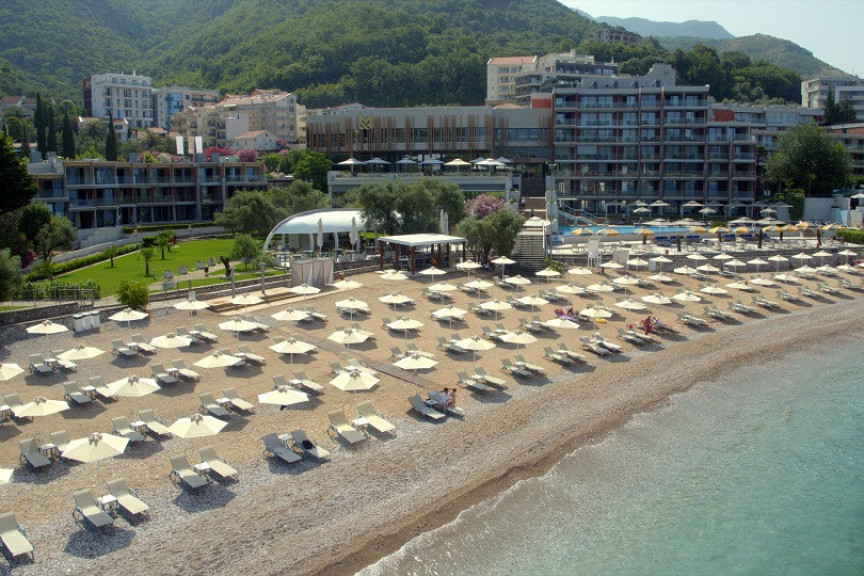 SAVRŠENA LETNJA PRIČA - MAESTRAL 2022