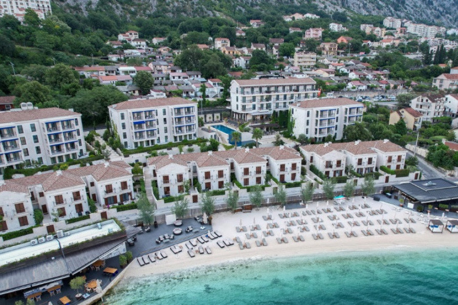 Virtù beach – najlepša plaža Bokokotorskog zaliva Virtù beach – najlepša plaža Bokokotorskog zaliva