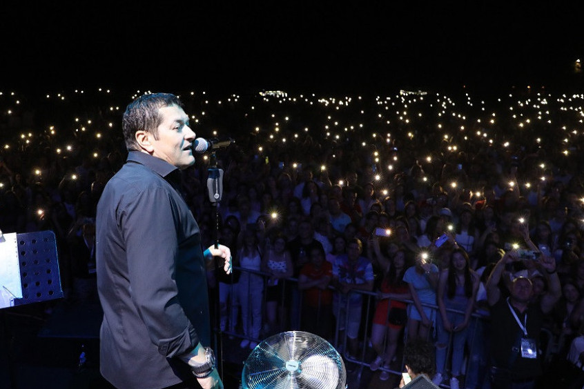 Niš pretesan za Acu Pejovića: Pevač priredio muzički zemljotres za 17 hiljada ljudi (FOTO)
