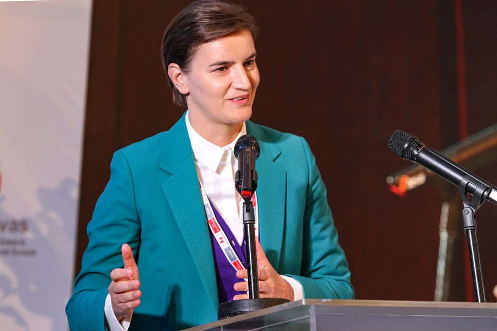Toliko su svi dugo čekali da je vide u suknji: Pogledajte fotografije Ane Brnabić sa proslave državnog praznika Japana Toliko su svi dugo čekali da je vide u suknji: Pogledajte fotografije Ane Brnabić sa proslave državnog praznika Japana