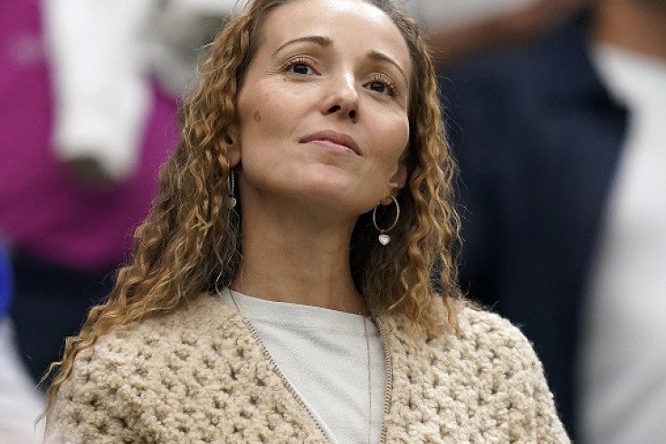 Frizura Jelene Đoković tema i pozitivnih i negativnih komentara: Pogledajte kakva se pojavila na Vimbldonu i sami procenite (FOTO) Frizura Jelene Đoković tema i pozitivnih i negativnih komentara: Pogledajte kakva se pojavila na Vimbldonu i sami procenite (FOTO)