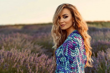 Jelena Tomašević neutešna grca u suzama! Otišao je moj voljeni, sada je sa anđelima (FOTO) Jelena Tomašević neutešna grca u suzama! Otišao je moj voljeni, sada je sa anđelima (FOTO)