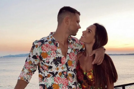 Nikolija OSTAVILA Relju: Rastanak je bio neminovan, spakovala je kofere i napustila porodični dom! Evo šta je razlog (FOTO) Nikolija OSTAVILA Relju: Rastanak je bio neminovan, spakovala je kofere i napustila porodični dom! Evo šta je razlog (FOTO)
