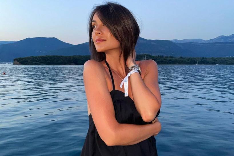 Kako joj lepo stoji blagosloveno stanje! Trudna Dragana Mićalović odlučila da pokaže stomačić: Čestitke samo pljušte (FOTO) Kako joj lepo stoji blagosloveno stanje! Trudna Dragana Mićalović odlučila da pokaže stomačić: Čestitke samo pljušte (FOTO)