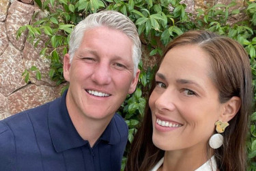 Ni g od glamura: Ana i Bastijan izašli u provod, njihov stajling će vas baš iznenaditi, svi gledaju u nju (FOTO) Ni g od glamura: Ana i Bastijan izašli u provod, njihov stajling će vas baš iznenaditi, svi gledaju u nju (FOTO)