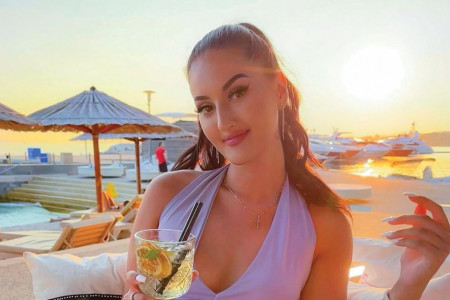 Najnoviji make up Manuele Bijelić ćete odmah isprobati: Na koga vas ćerka Dragane Mirković podseća ovako našminkana (FOTO)